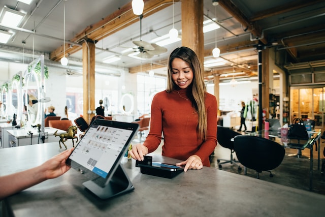 5 Benefits of Using a POS Retail Service Provider for Your Business